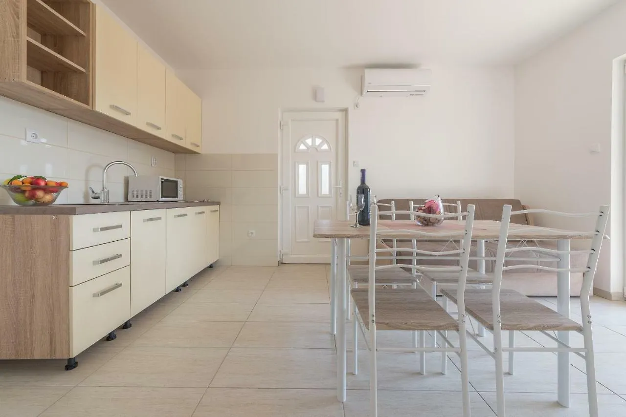 Apartmani Dupor Gornji Karin Chorwacja